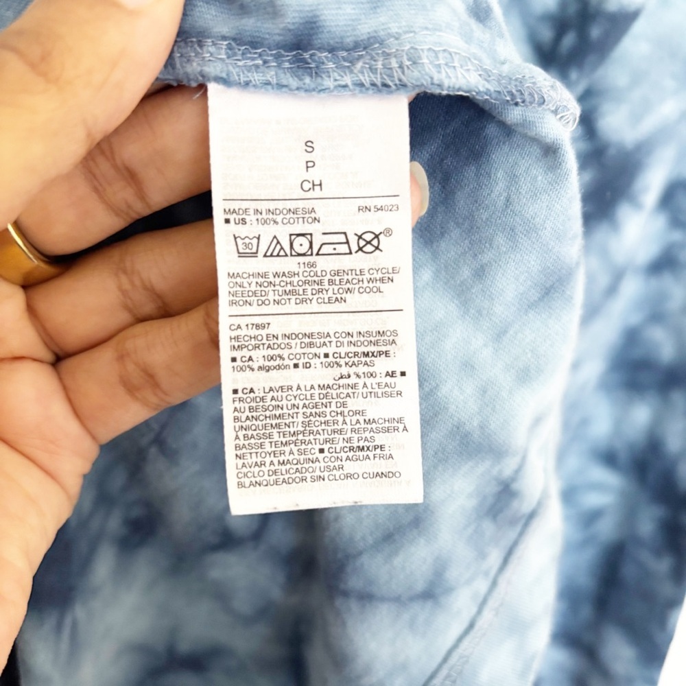Old Navy Blue Tie Dye Long Sleeve Tee Size Small - Picture 4 of 4